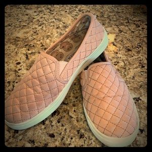 Steve Madden {Girls} quilted slip ons sz 3